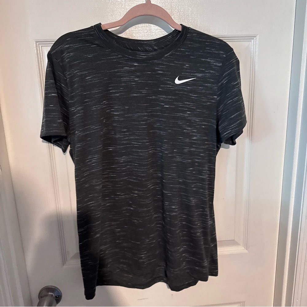 Nike Dri Fit Short Sleeve Breathable Workout Tee Lightweight